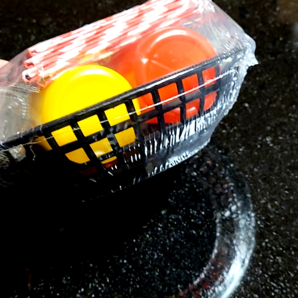 Fry Basket w/Condiment Containers - Picture 6 of 7